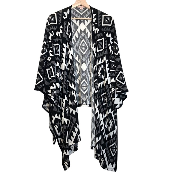 Gibson Latimer Tribal Geometric Knit Kimono Wrap Shawl Pashmina Boho - Picture 1 of 7